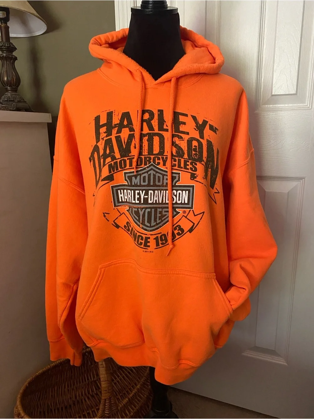 Harley-Davidson Men's Orange Logo Hoodie Sweatshirt - size XL - Mt Pleasant MI - Picture 1 of 13